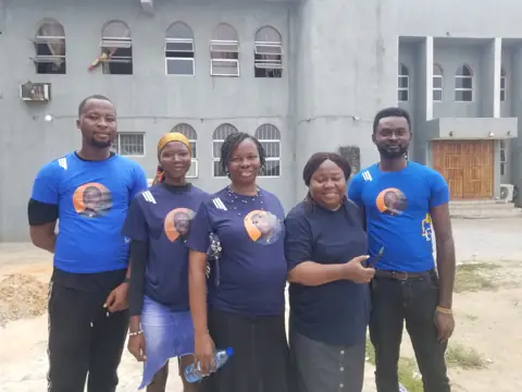 Our first volunteers, 27 April 2022